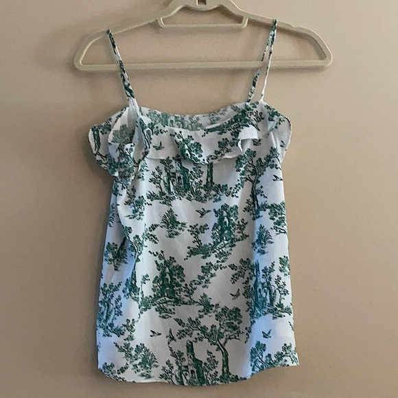 H&M Tops - 3/$20 Beautiful Scenery Print Top